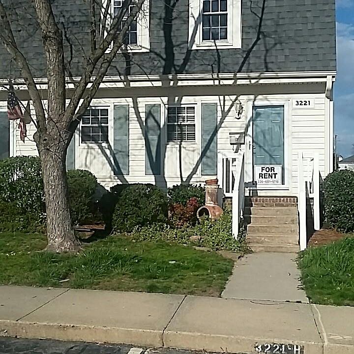 1st image of 3221 H Regents Park Ln