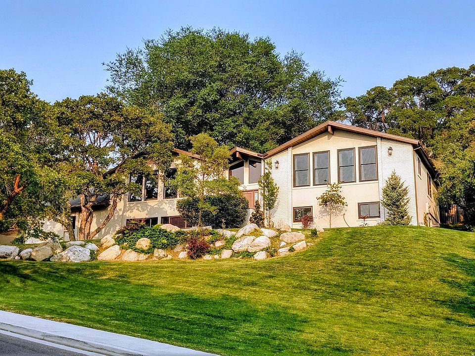 1st image of 8 S Mountain Wood Ln