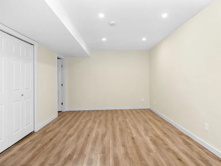 805 Fowler Ct #BASEMENT — Photo 14