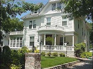 24035 43rd Ave, Little Neck, NY 11363