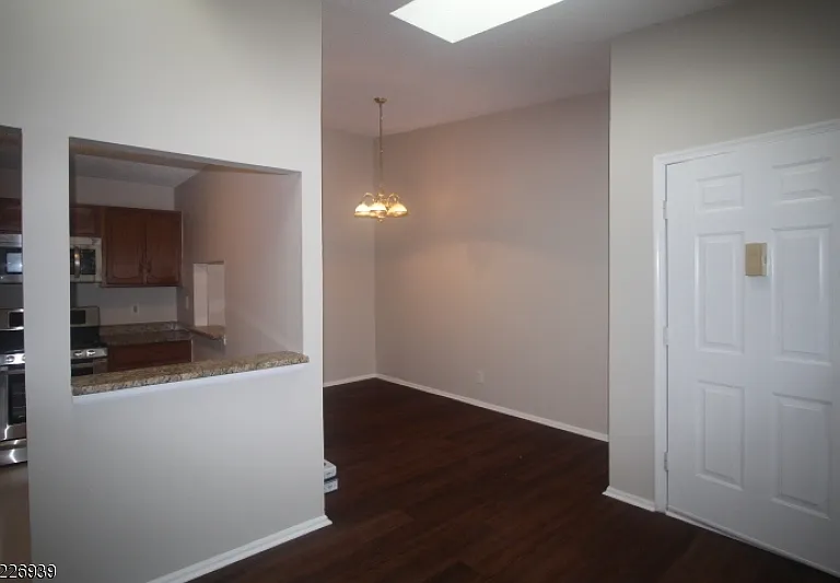 201 Robertson Way — Photo 7