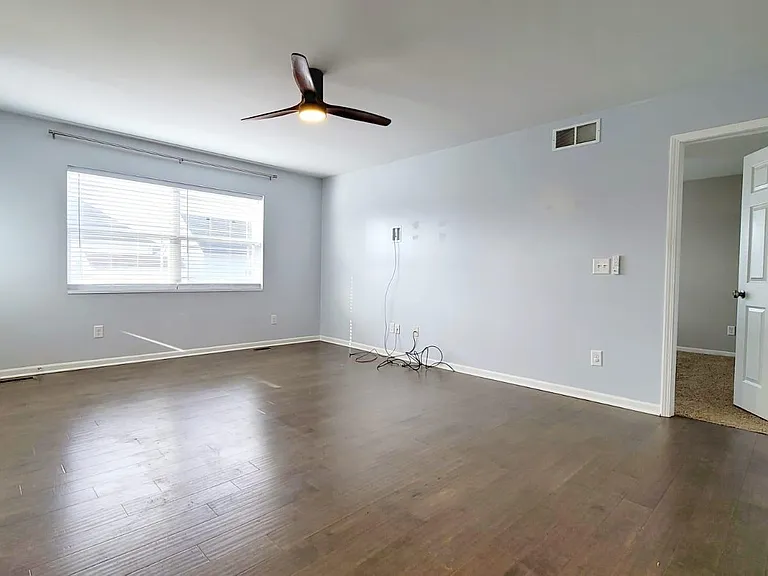 1533 Tall Grass Prairie Dr — Photo 7