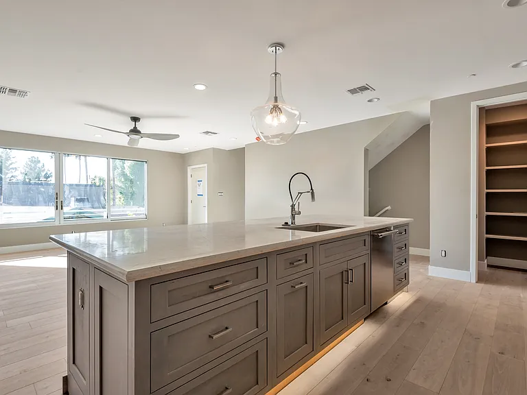 4525 N 40th St #6 — Photo 18