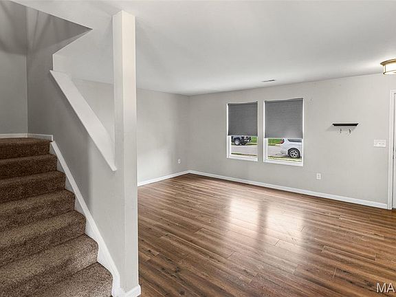 4th image of 245 River Laurel Dr