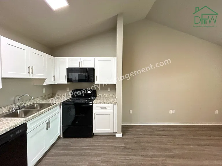 6108 Abrams Rd #B — Photo 7