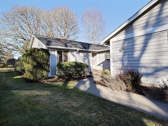 3rd image of 8503 Onyx Dr SW