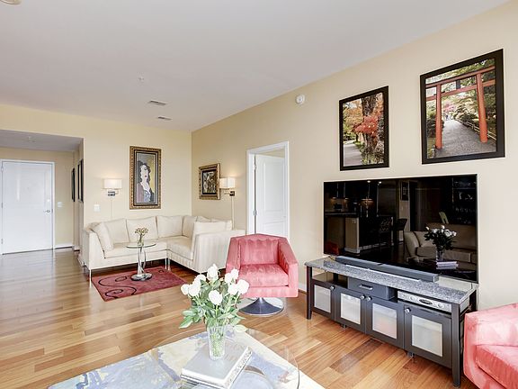 2nd image of 888 N Quincy St Unit 2103