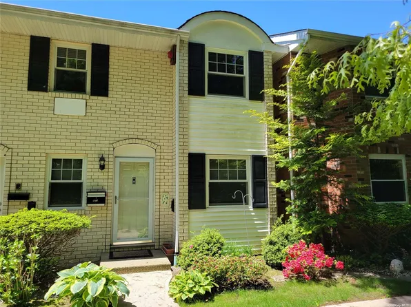 14 Glen Hollow Drive #28E, Holtsville, NY 11742