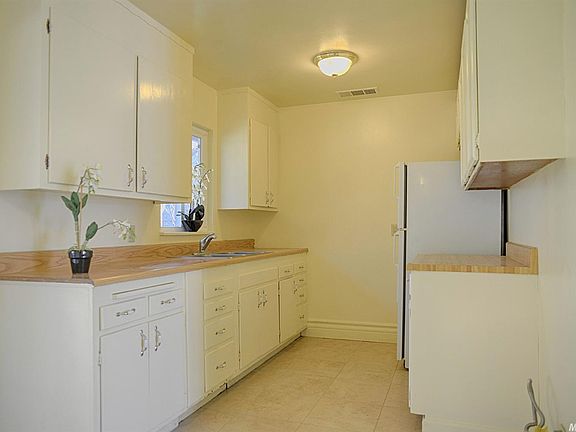 2nd image of 2109 Bowling Green Dr