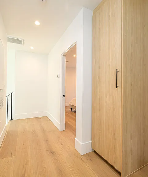 6380 Lindenhurst Ave — Photo 16