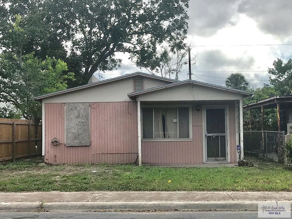 1st image of 932 E Jackson St