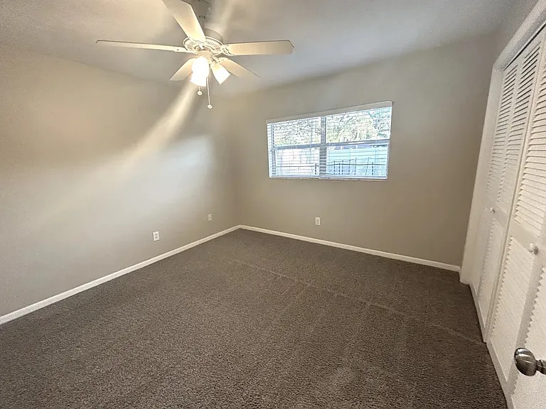 509 Melanie Ln — Photo 2