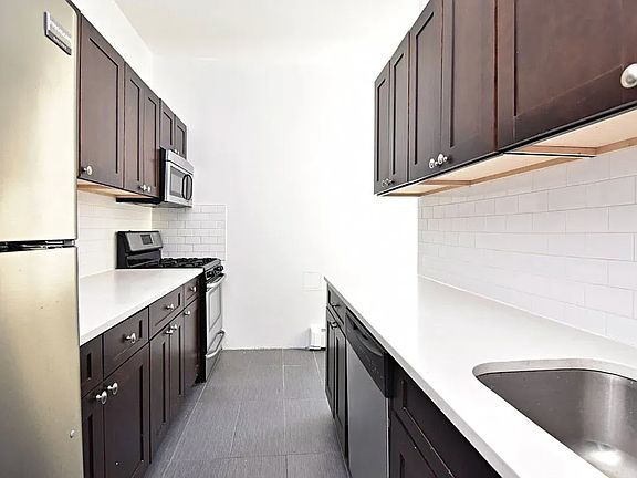 5th image of 133 Edgecombe Ave APT 5A