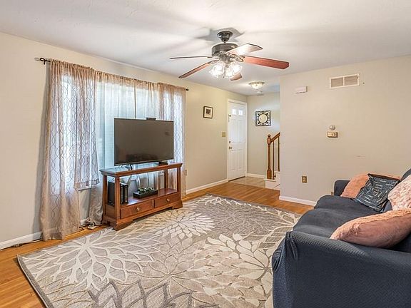 5th image of 22 Potter Ave Unit 4