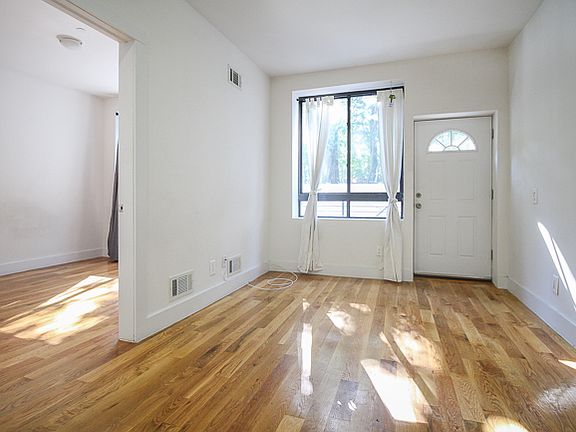 3rd image of 194 Stuyvesant Ave #B