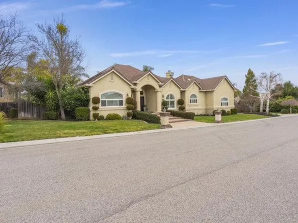 50 Ralphs Way, Hollister, CA 95023