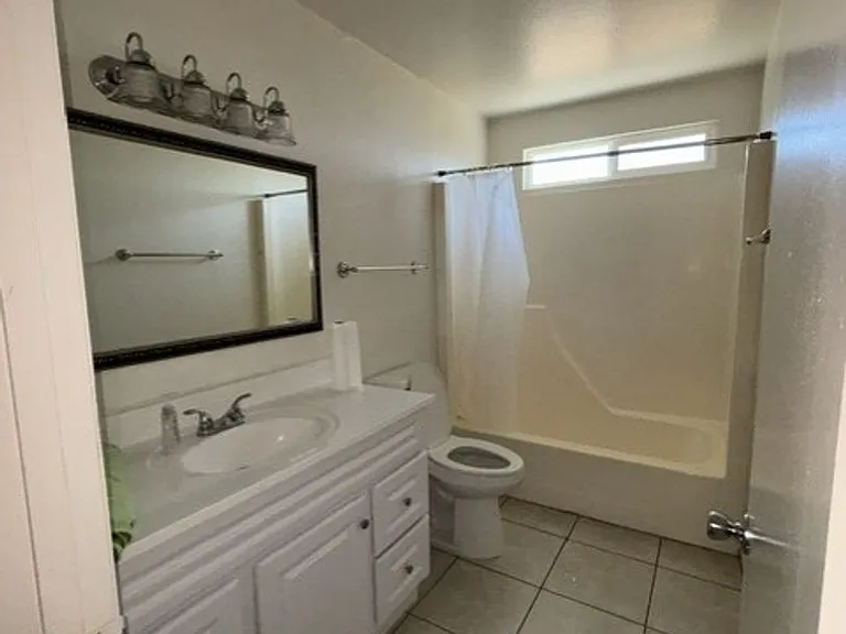 2618 W Knowles Ave — Photo 13