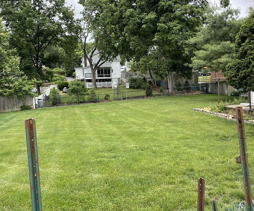 2nd image of 32 Kingsbury St