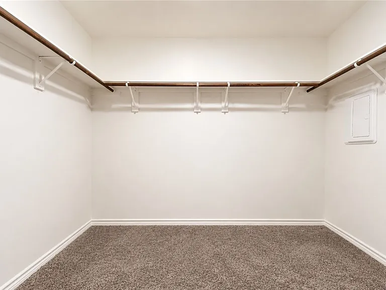 2749 Eltonne Gardens Dr — Photo 9