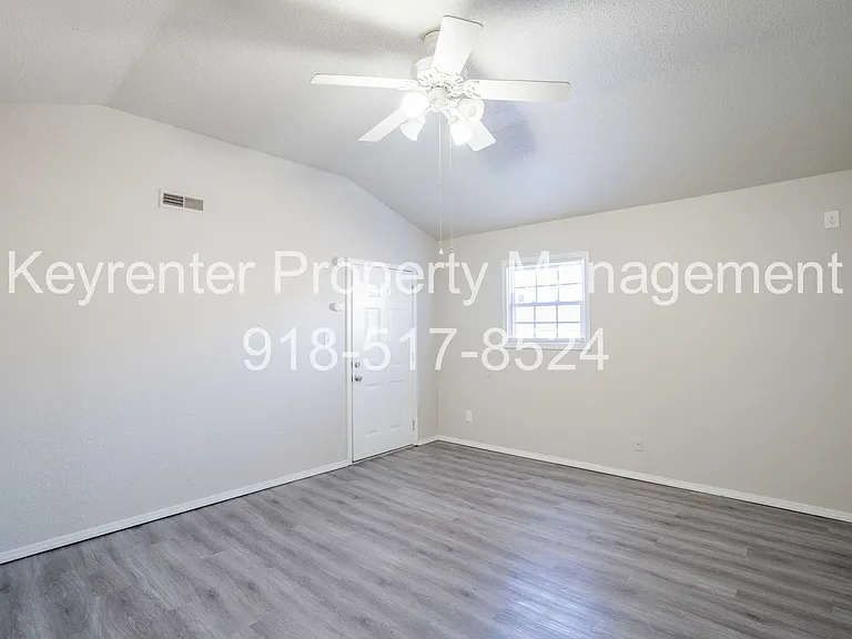S Hudson Ave Duplex — Photo 10
