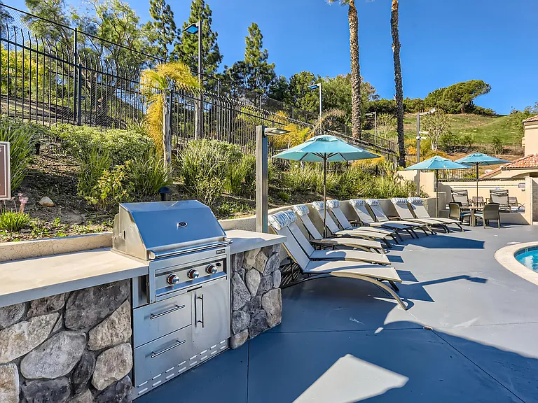 Shadow Ridge Apartment Homes — Photo 16
