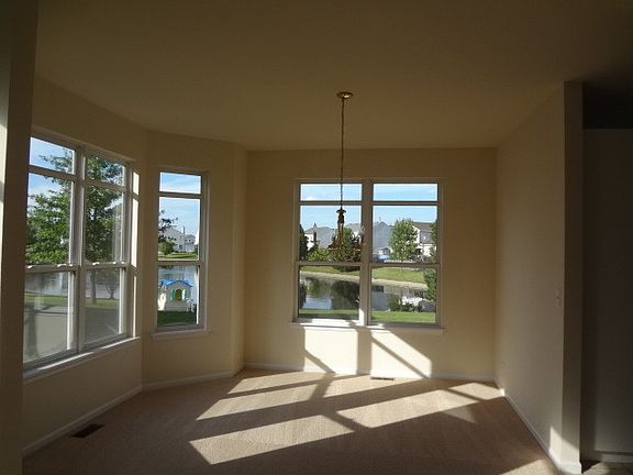 3rd image of 6715 Sahara Dr