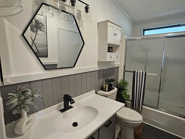 4328 Lakeview Dr N — Photo 5