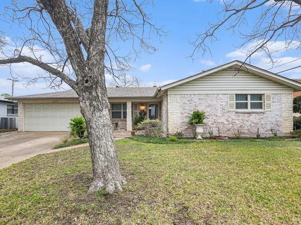 2105 Gettysburg Pl, Bedford, TX 76022