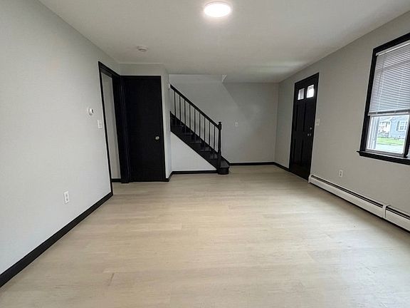 2nd image of 17-19 Echo Ln