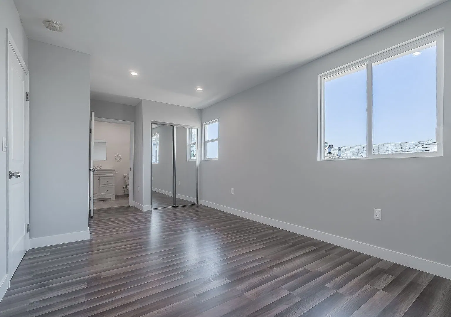 4154 Lockland Gardens — Photo 3