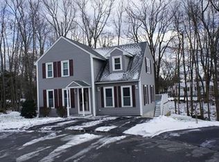 37 Evelyn Ct, Dracut, MA 01826