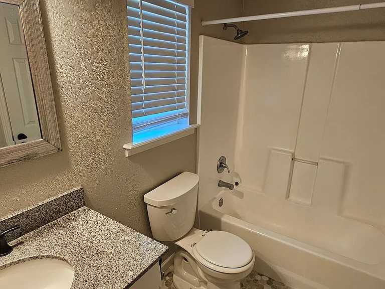 1090 NE Hefley St — Photo 15