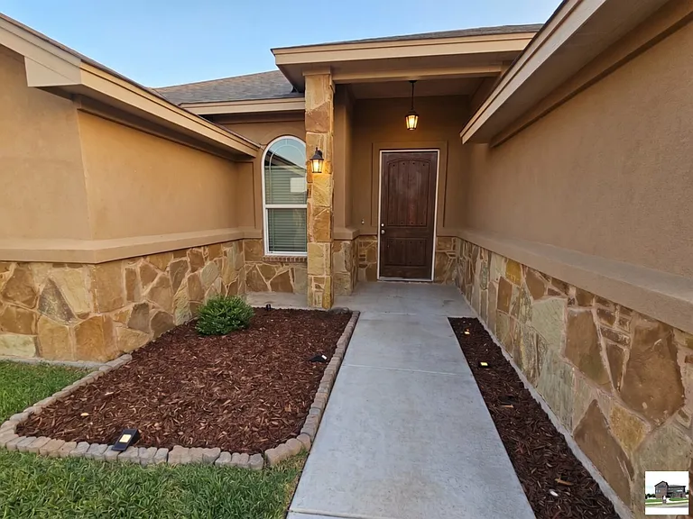 1207 Liberation Ln — Photo 2