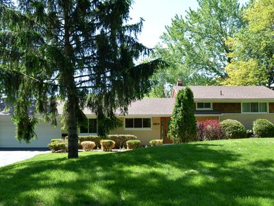 3371 W Maple Rd, Bloomfield Hills, MI, 48301