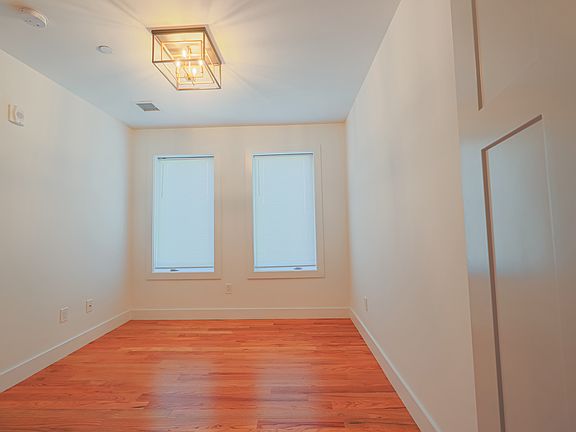 4th image of 97 Condor St #2