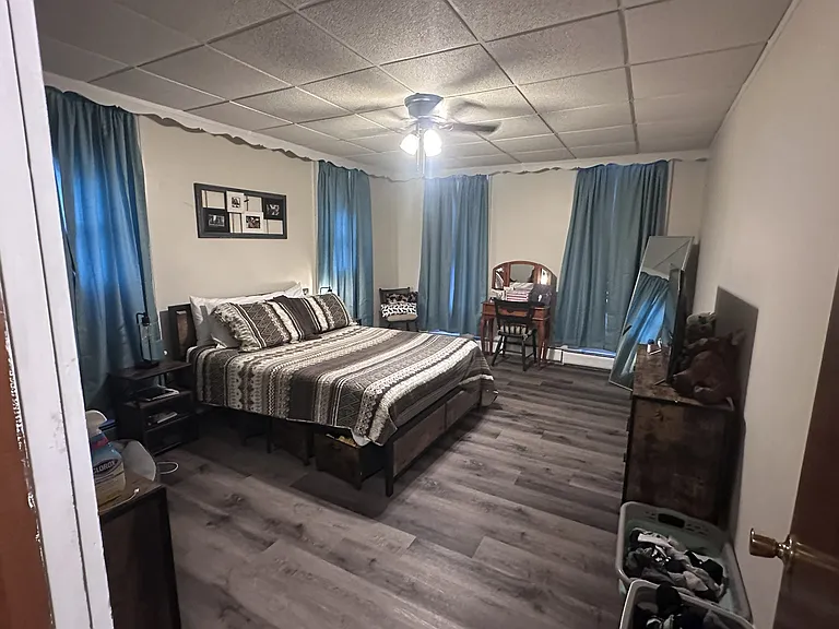 227 E Howard St #1 — Photo 3