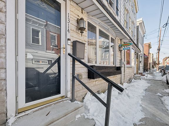 4th image of 1314 E Oxford St