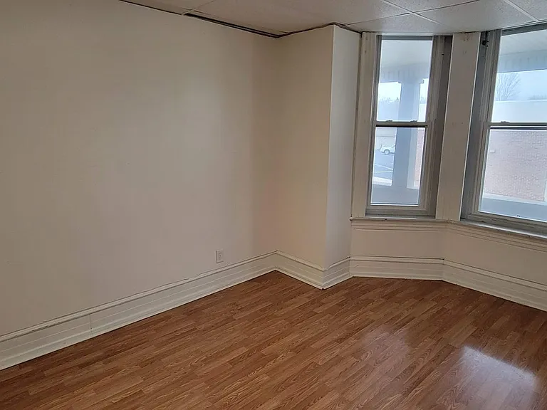 Main 511 — Photo 12