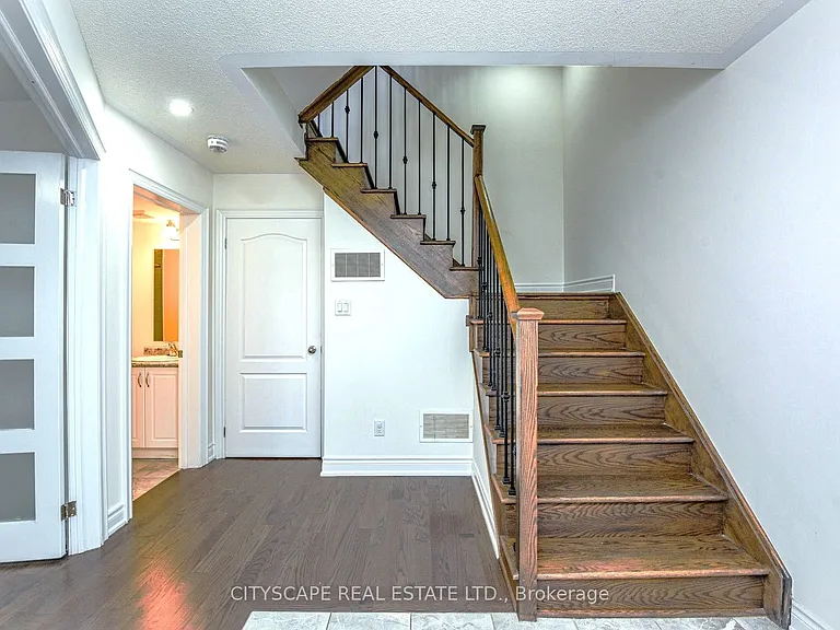 8652 Financial Dr — Photo 4