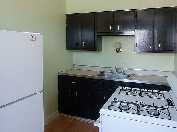 3rd image of 800 S Negley Ave #12104184
