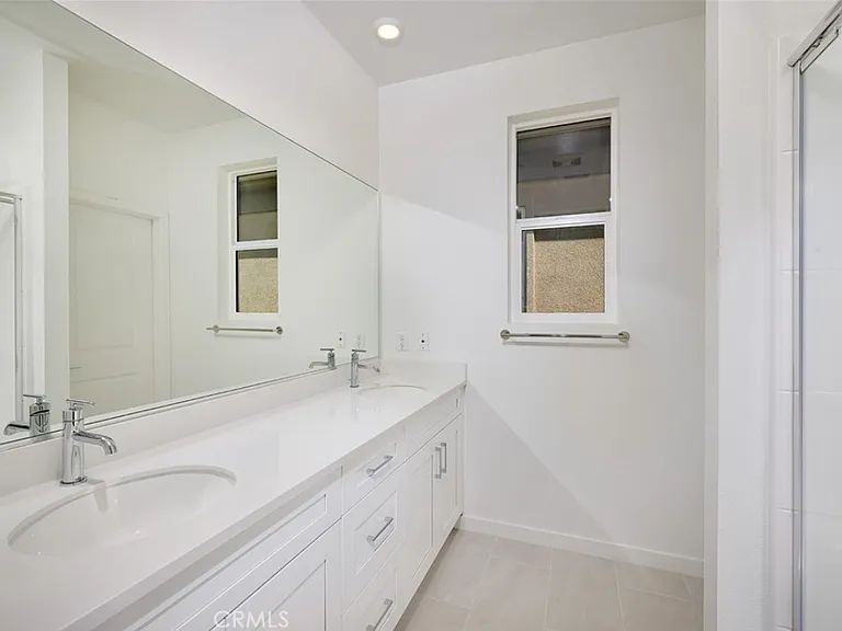 6045 Fairfax Dr — Photo 16