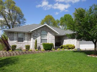 2351 W Cantebury St, Springfield, MO 65810