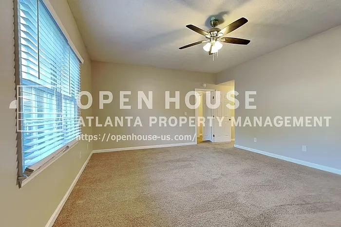 2290 Huntington Dr — Photo 6