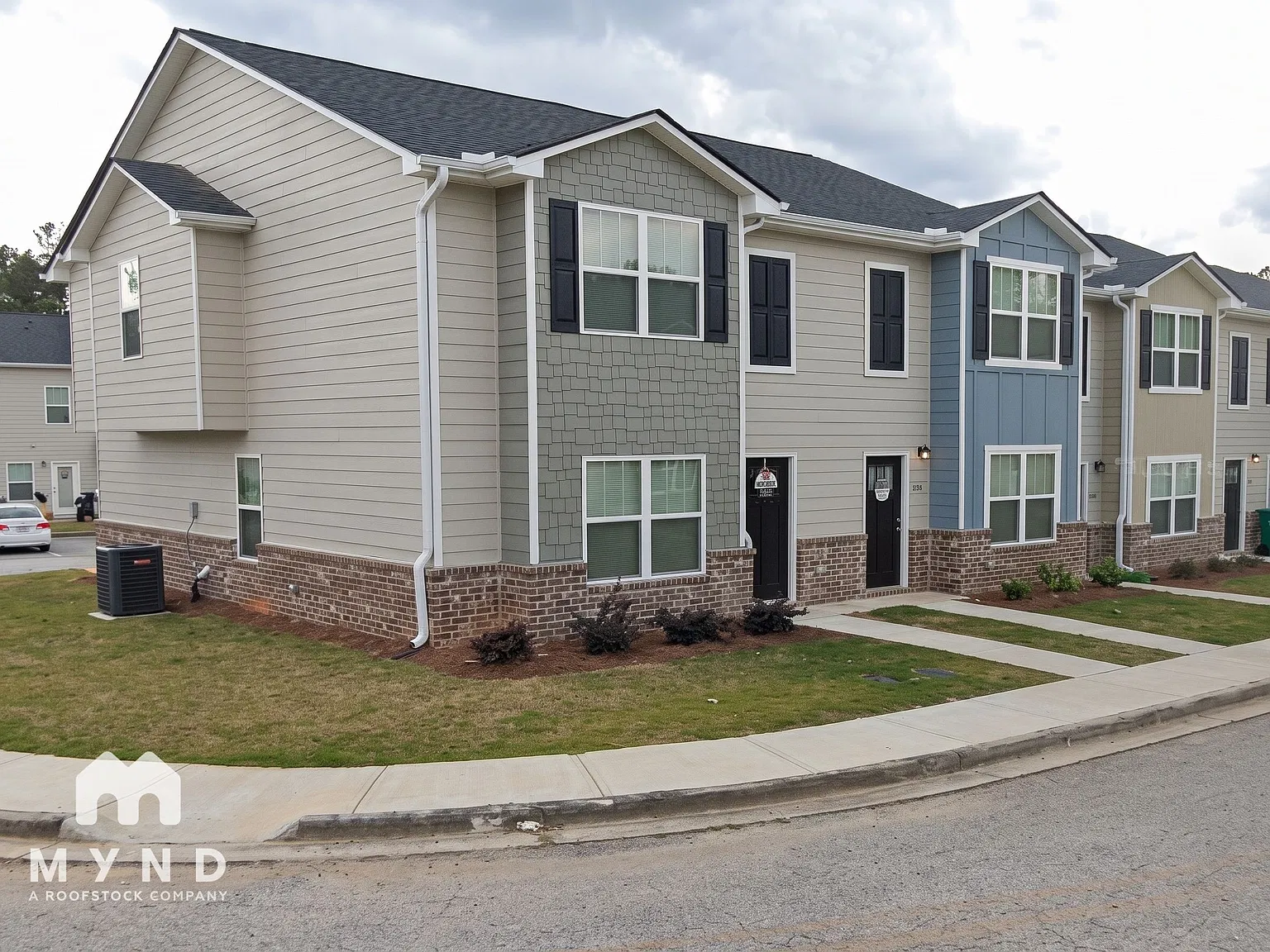 4 bed, 2.5 bath, 1648 sqft, $1,835 — Photo 3