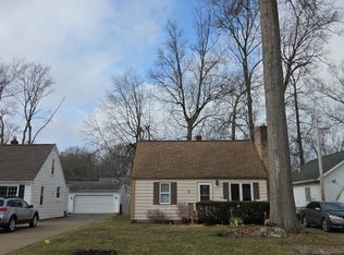 290 Inwood Blvd, Avon Lake, OH 44012