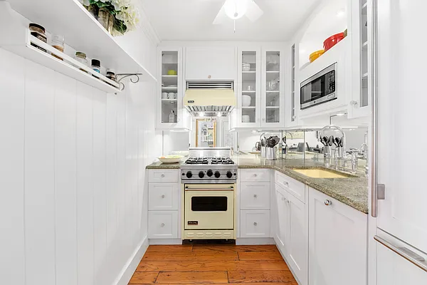 Sold by Compass | media 23