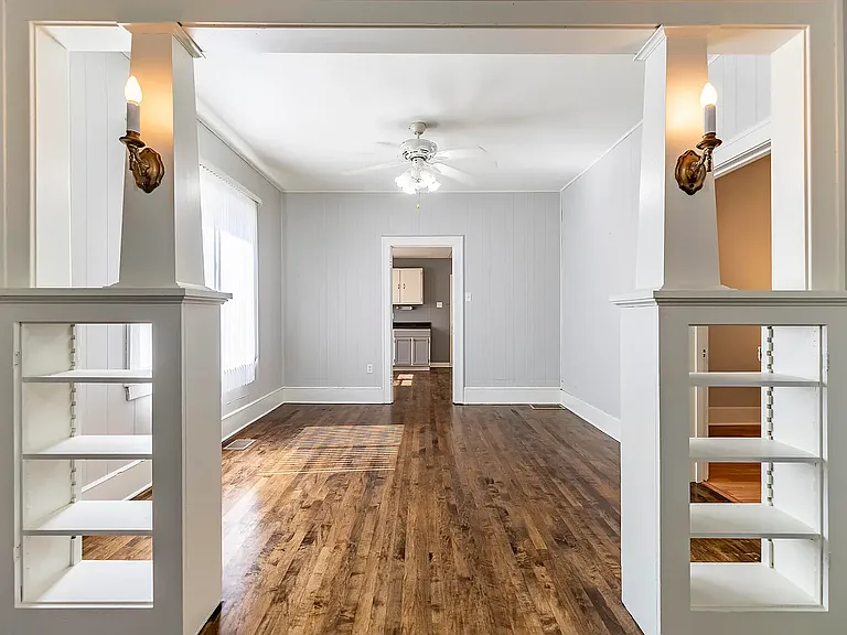 2510 White Oak Ave — Photo 5
