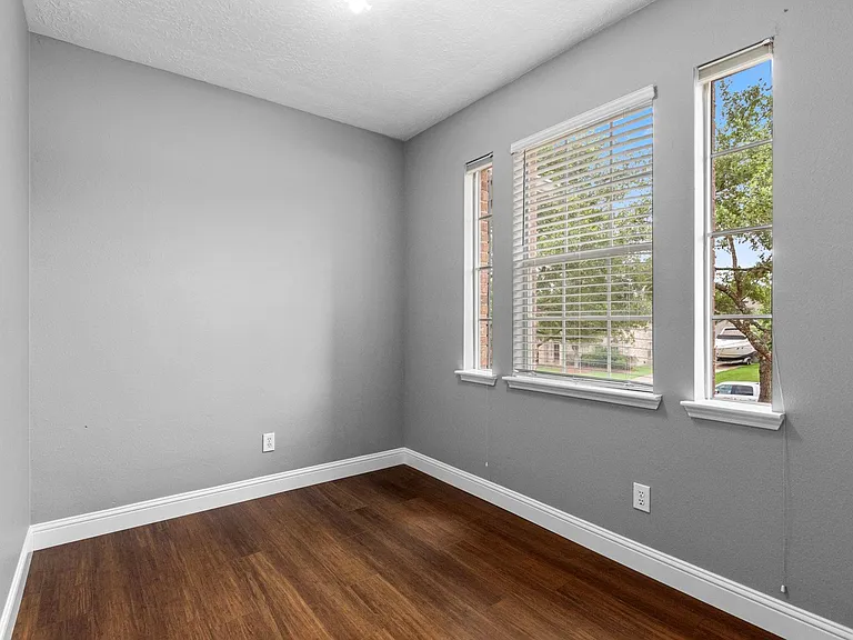 13507 Country Green Ct — Photo 32