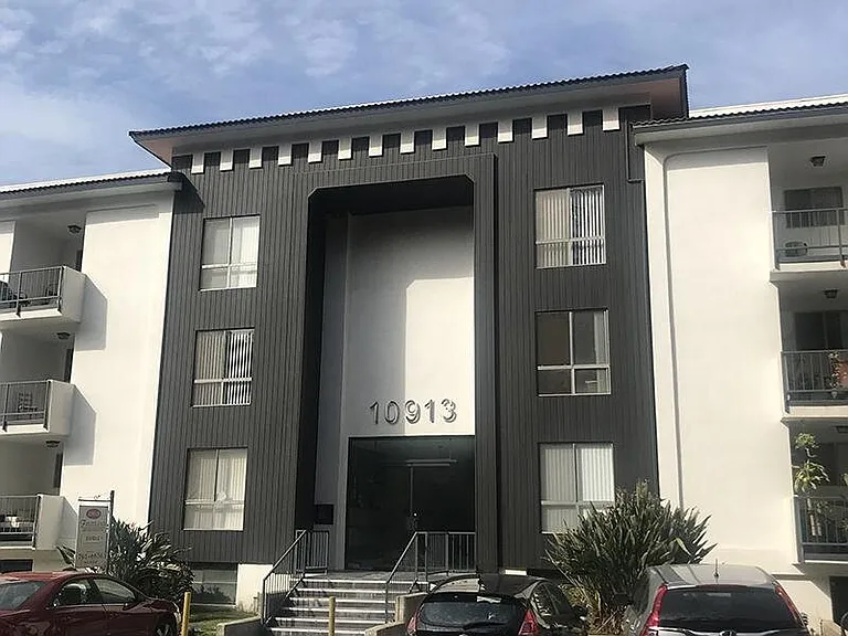 Studio City Hills — Photo 8