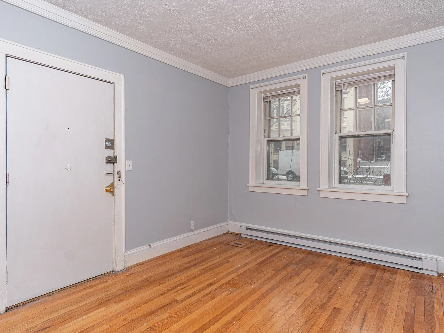 Studio, $800 — Photo 3
